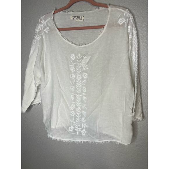 Elizabeth and James Textile Cotton White Summer Blouse - Picture 4 of 9